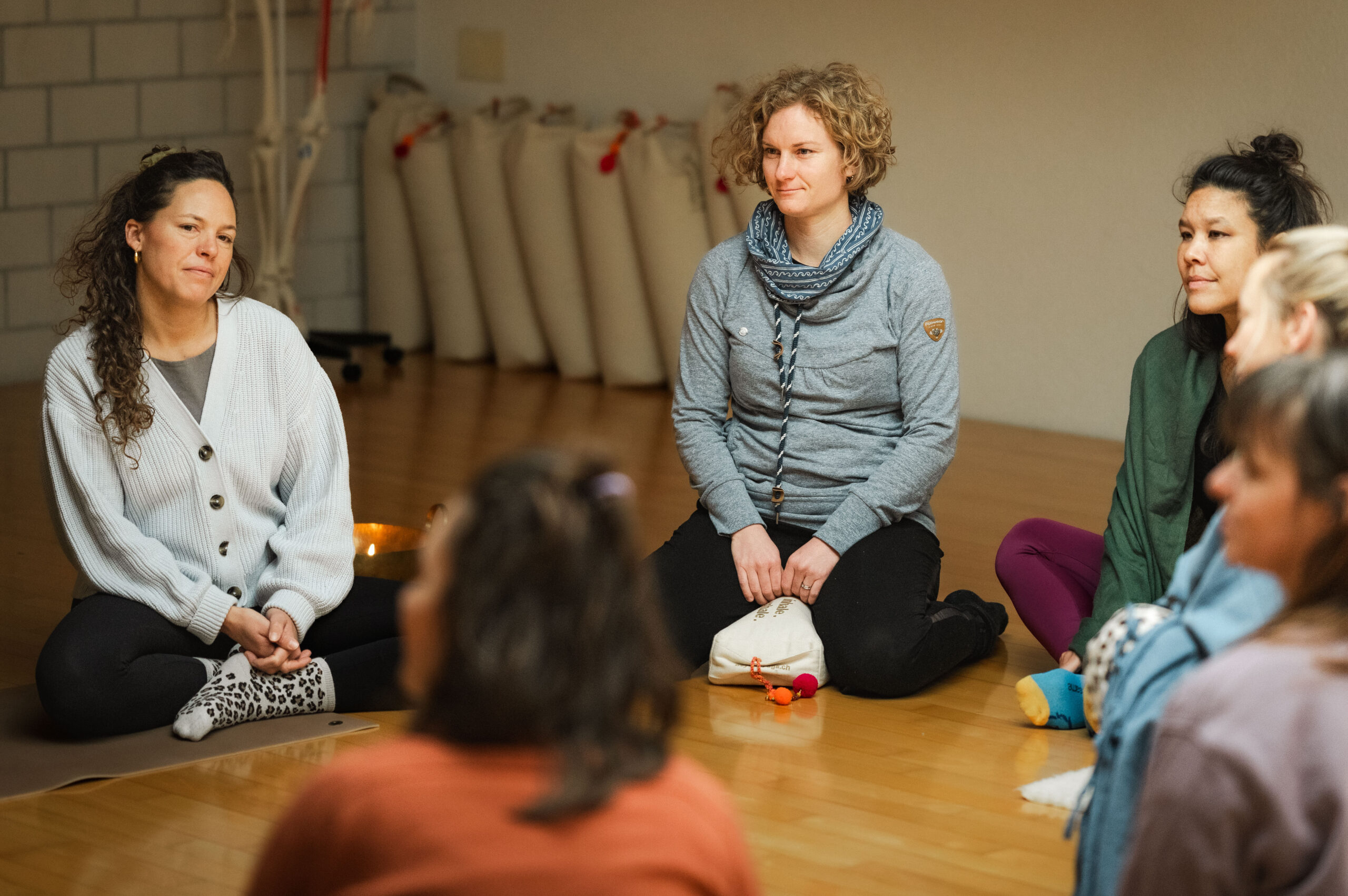 Lichtdurchfluteter Dachstock des Yoga Atelier Bern im Mattenhof